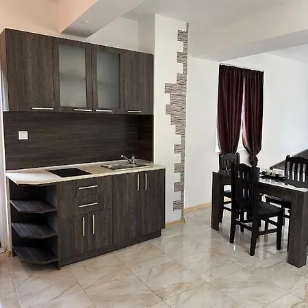 Golden Reef بيت ضيافة